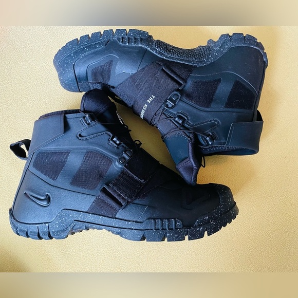 Nike X Undercover SFB Mountain Juntakahashi
Black Boots main image 5